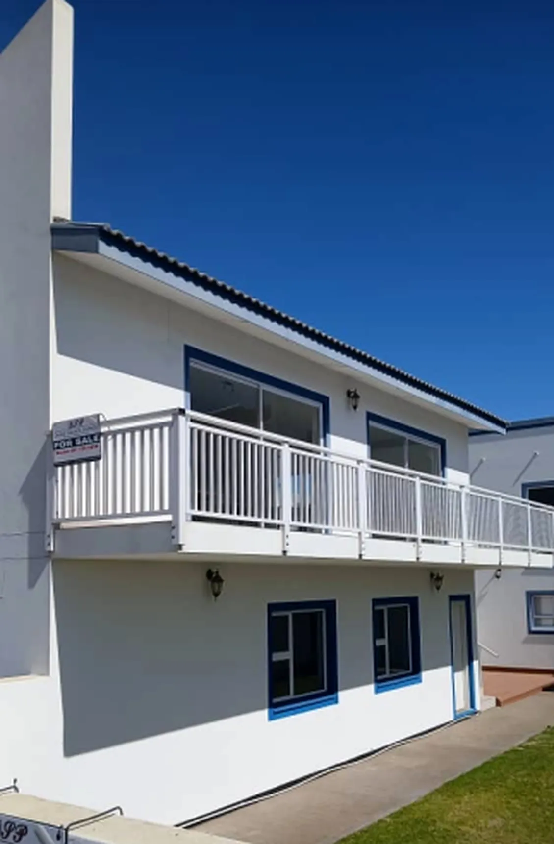 Family Home, Dolphin Beach (2020)