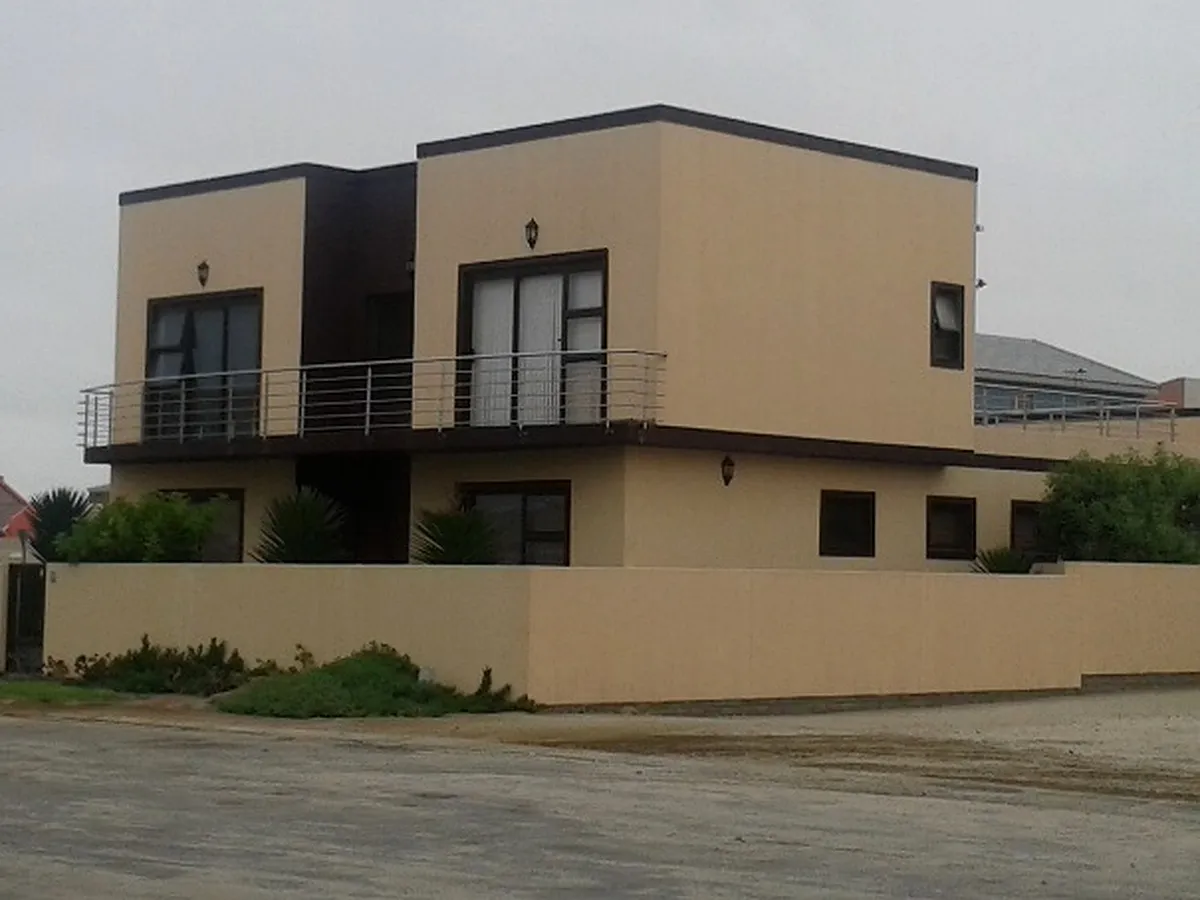 Family Home, Mile 4