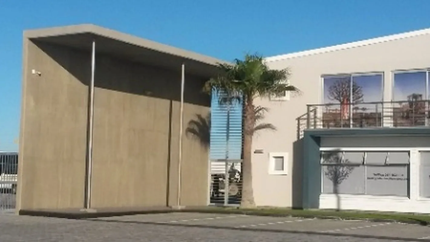 Quiver Tree Office & Warehouse — photograph 2
