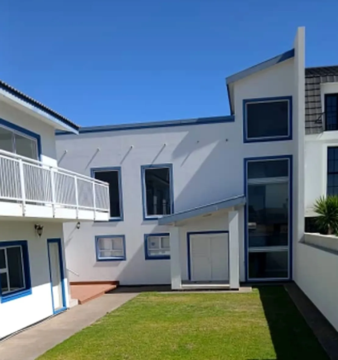 Family Home, Dolphin Beach (2020) — photograph 2