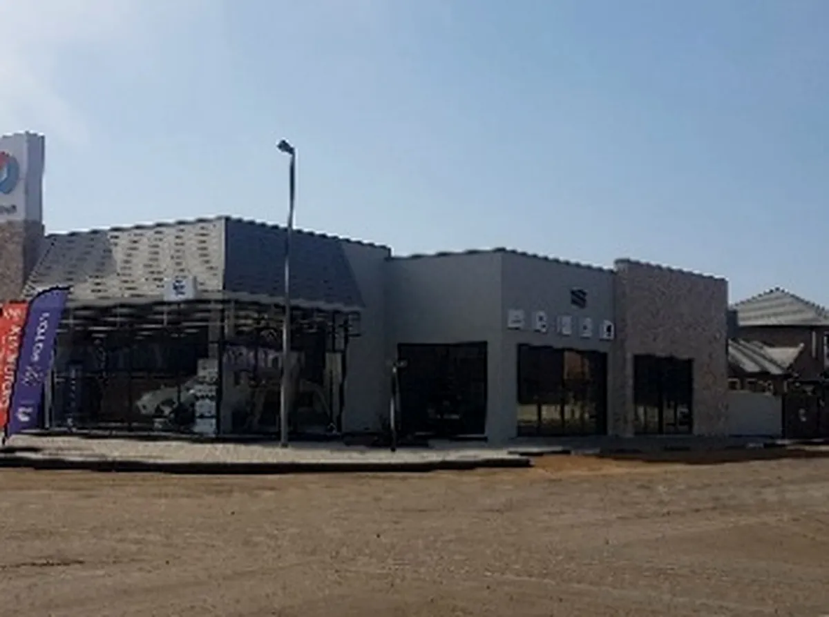 AMH Show rooms — photograph 2